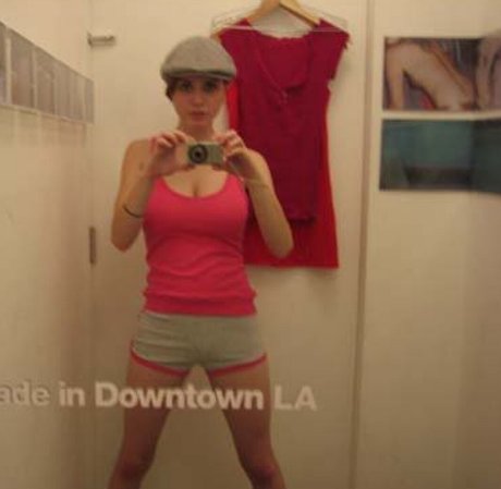 Lindsay Felton HD女優 アーカイブ