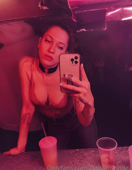 daihernandez ポルノスター ヌード 写真