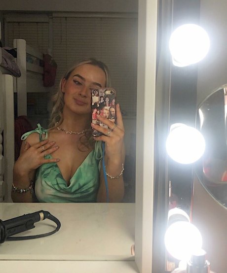 アナルファックOnlyFans エロチック 写真