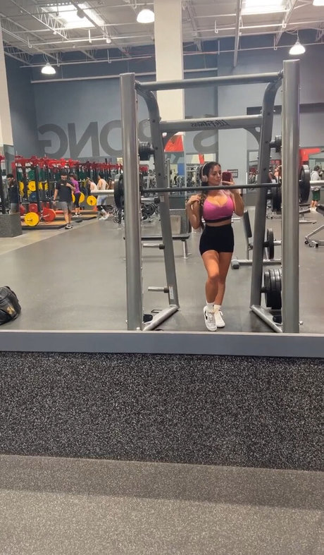 BBWシーメールオンリーファンズ ポルノ 画像