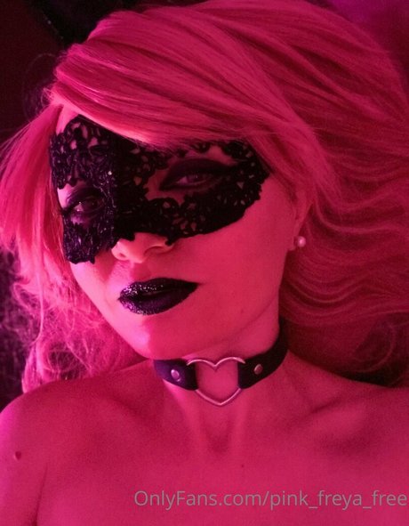 pink freya free セックスモデル 写真
