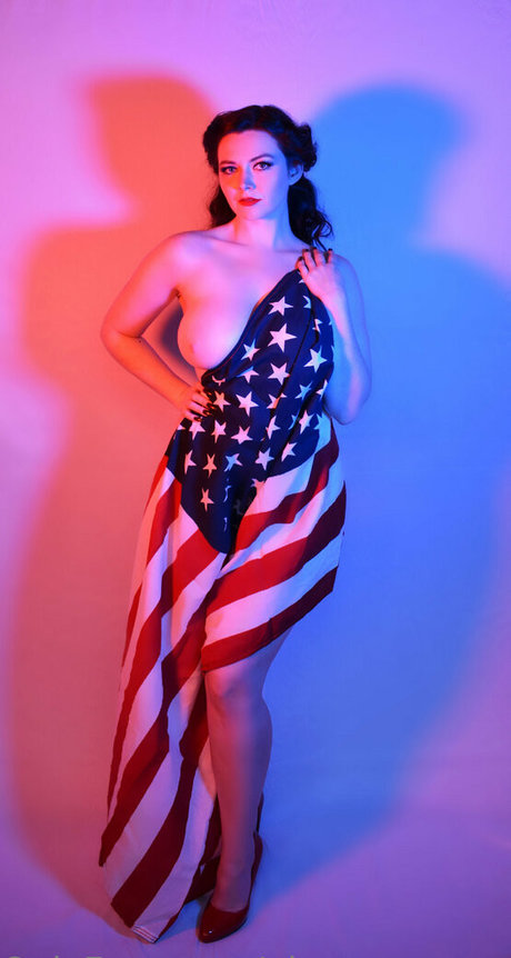 曲線美のラテン系オンリーファンズ ポルノ 写真