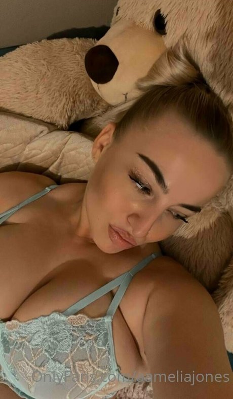 amelia smith ポルノモデル 写真