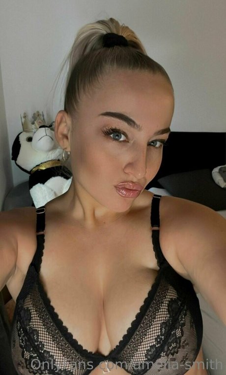 amelia smith ホットなポルノスター 写真