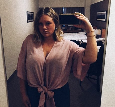 chynna セクシーなポルノスター 写真