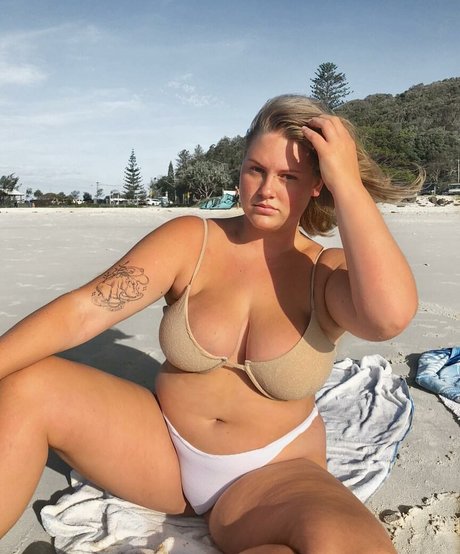 日本の女子高生OnlyFans アダルト 写真