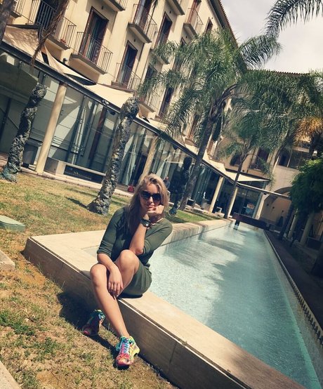 小人の裸OnlyFans アート裸 ギャラリー