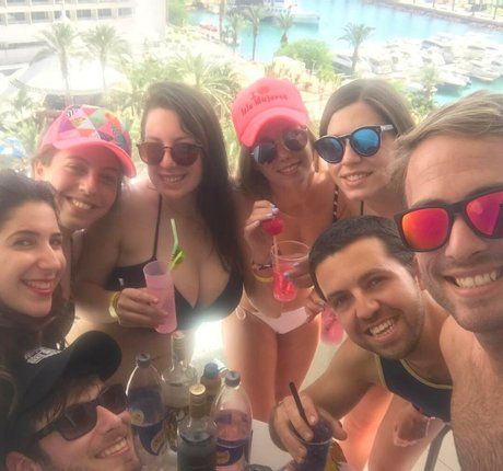 かわいいティーンのオンリーファンズ 美しいポルノ 写真