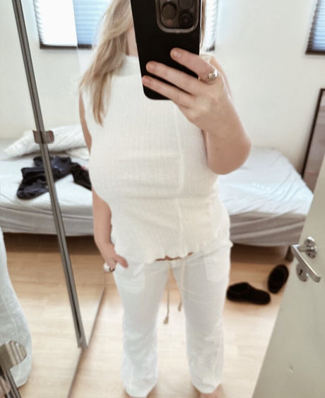 Anna K ヌードスター 写真