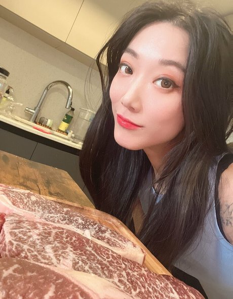 triciaisabirdy 裸モデル 写真