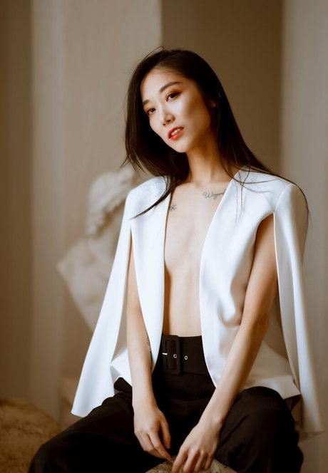 triciaisabirdy ポルノスター エロティック 写真