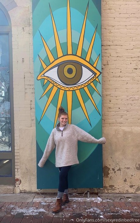 sexyredinbedfree 素敵なモデル 写真