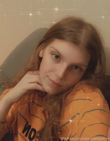 sexyredinbedfree トップスター 写真