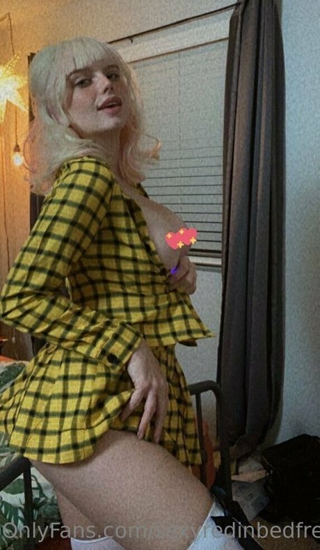 sexyredinbedfree ポルノスター ヌード 写真