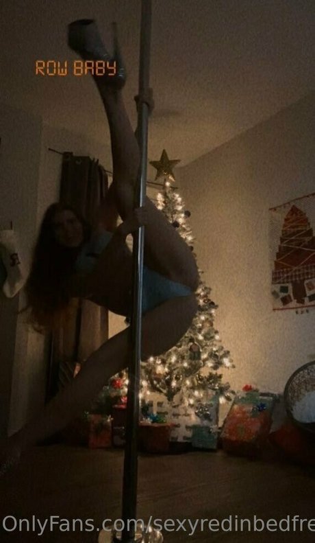 sexyredinbedfree 高品質モデル 画像