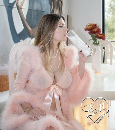 Liminal Mommy 完璧な女優 写真