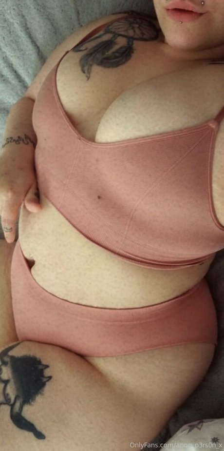 little m0th ヌードスター 画像