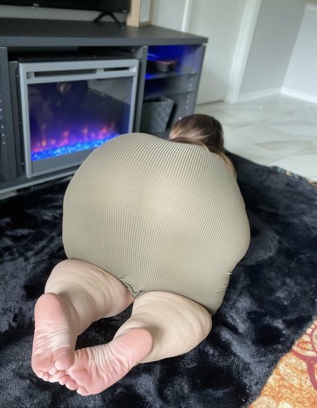 赤毛の太めOnlyFans アート裸 画像