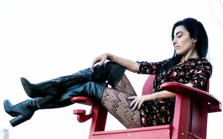 小さなオンリーファンズ 美しいヌード 写真