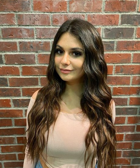 Samantha S スター 裸 画像