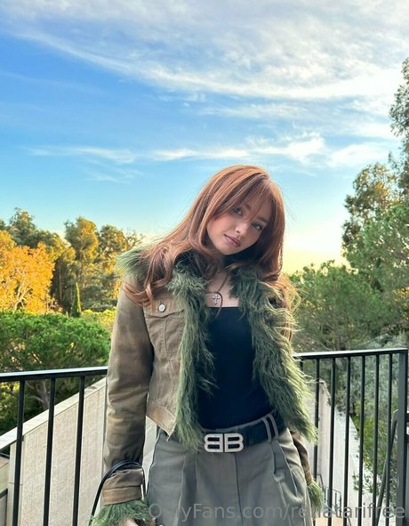 renatarifree 最高のスター 写真