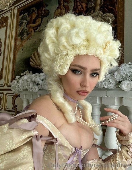 renatarifree モデル 写真