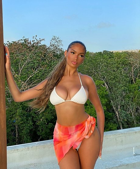 Carina Griff スター 裸 ギャラリー