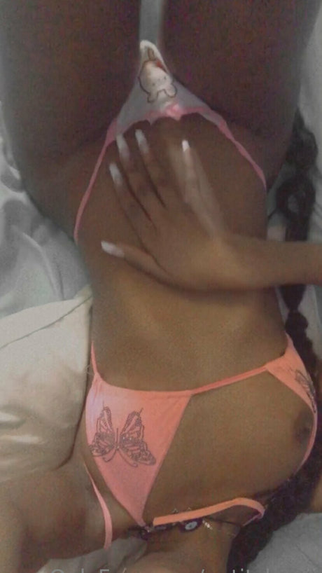 主観視点の手コキOnlyFans 可愛い 写真