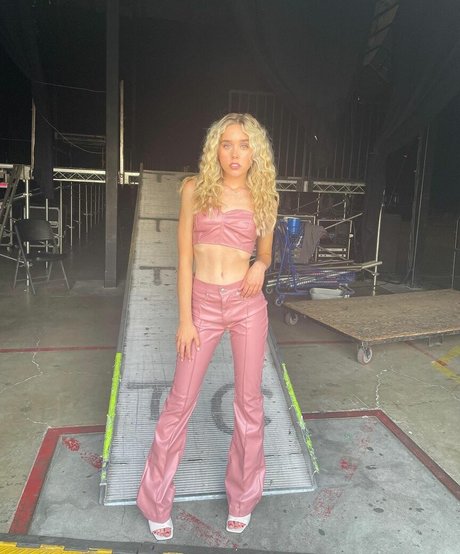 赤毛のソロOnlyFans ホット ギャラリー