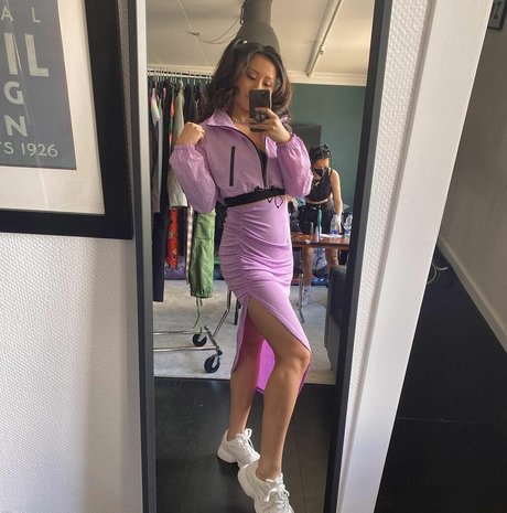 Yinsu Collins スター ヌード 写真