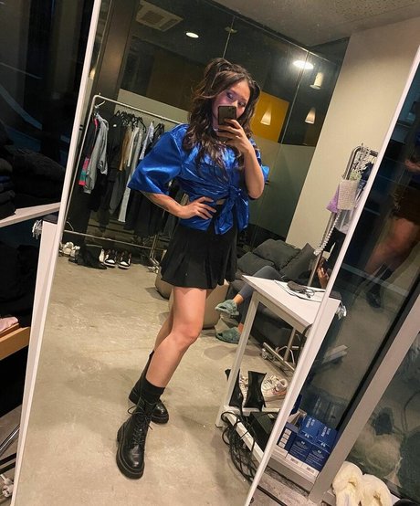 Yinsu Collins ヌード女優 ギャラリー