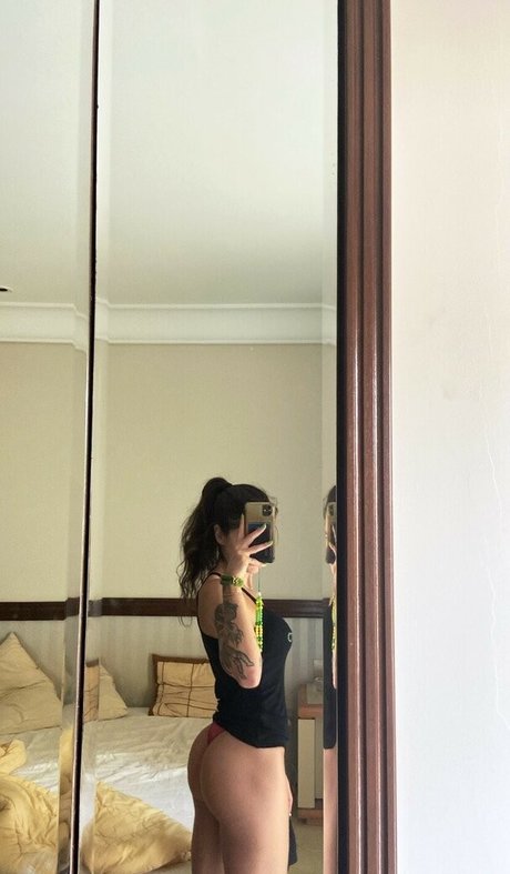 Manu Guglielmi セクシーモデル 写真