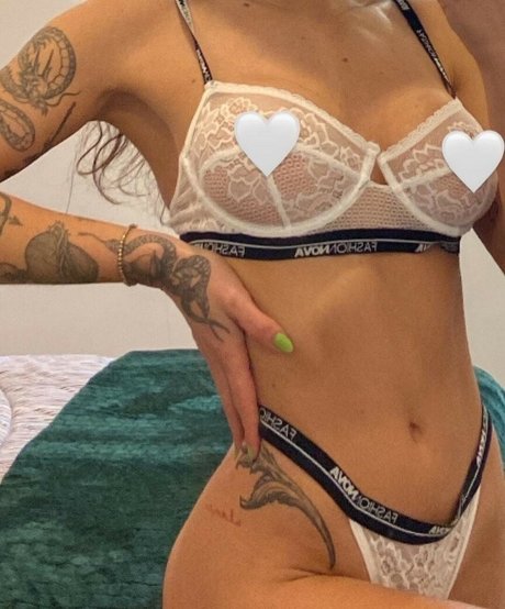 Manu Guglielmi xxxモデル 写真