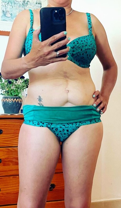 Sarah Cawood 独占女優 写真