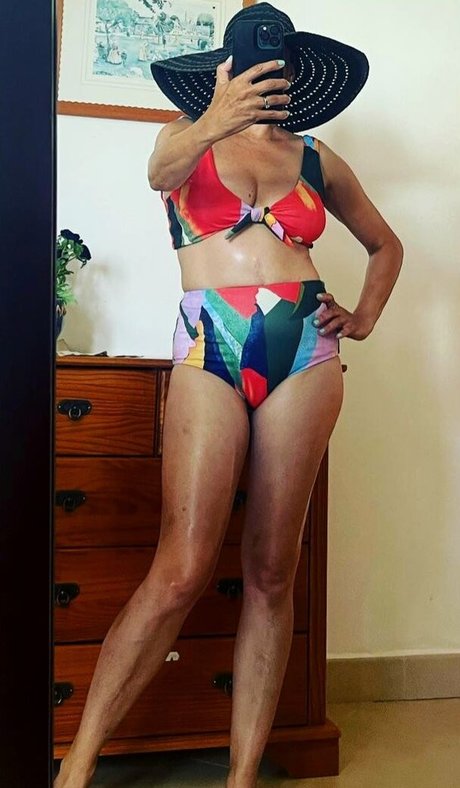 Sarah Cawood ヌードスター 写真