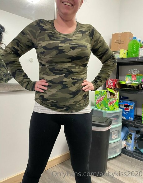 abbykiss2020 ポルノスター 高品質 画像