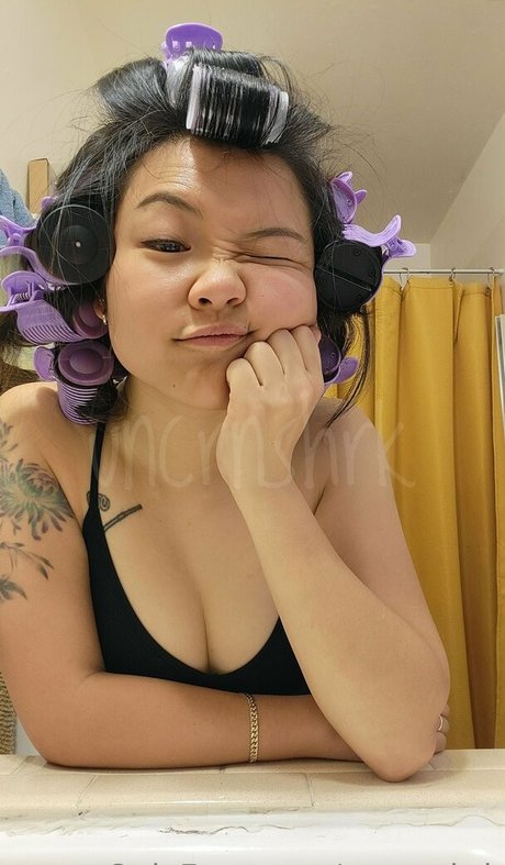 大きなお尻と巨乳のオンリーファンズ 美しいポルノ 写真