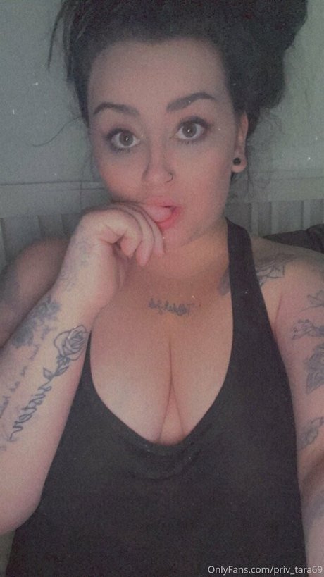 priv tara69 裸のスター 画像