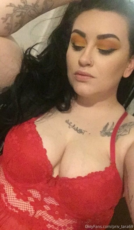 priv tara69 アダルトスター 写真