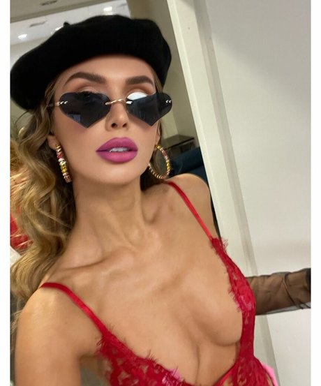 Tika Camaj 完璧な女優 画像