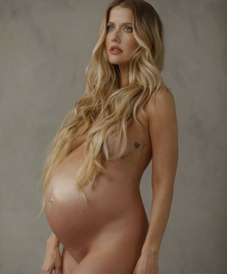 Gabriela Prioli エロティックなスター 写真