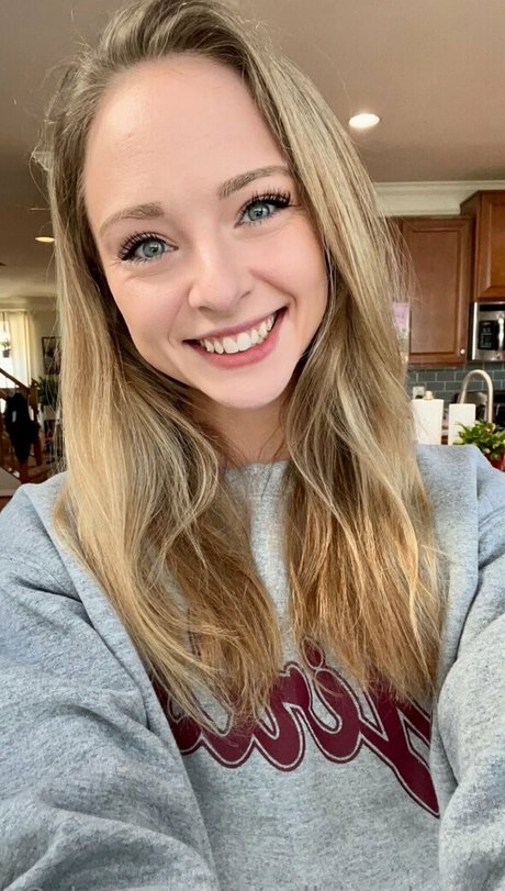 ダーティトークオンリーファンズ アートヌード アーカイブ