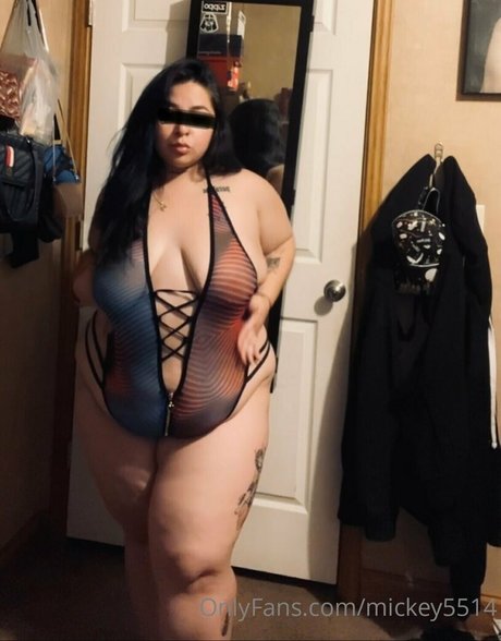 アジアン・エボニー・オンリーファンズ ホットセクシー 写真