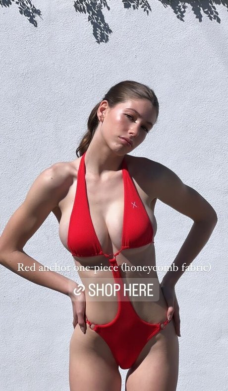 BoutineLA 裸のモデル 写真