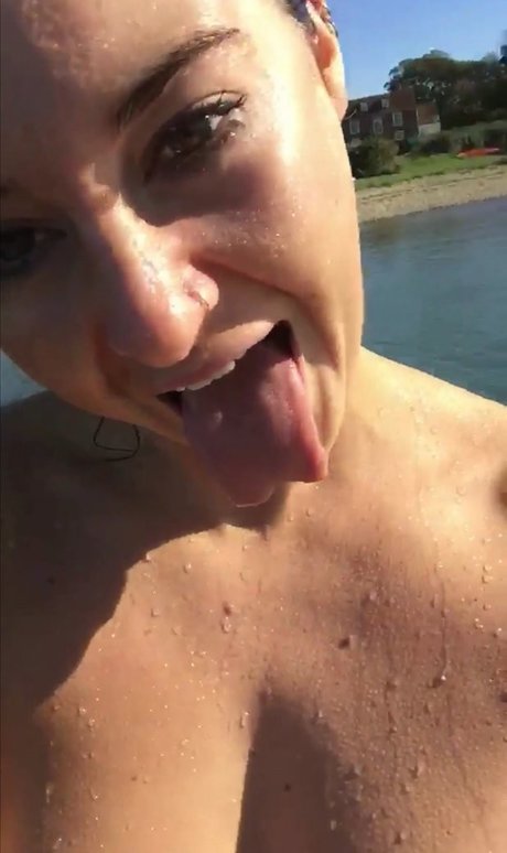 Shailene Woodley ポルノスター セックス 画像