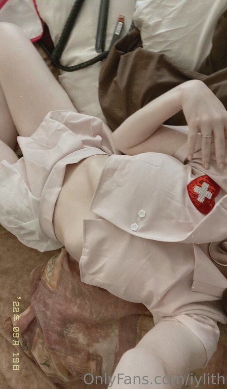 iylith エロティックモデル 写真