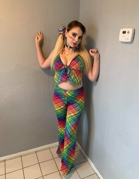 BBC売春婦OnlyFans アート裸 画像