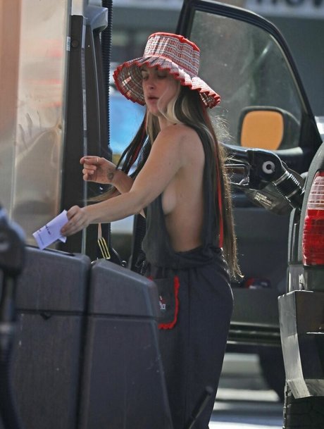 大きな乳首オンリーファンズ 無料セックス 画像