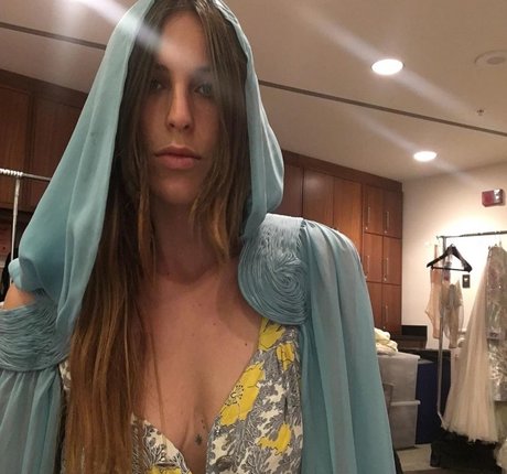 金髪レズビアンオンリーファンズ えろ ギャラリー