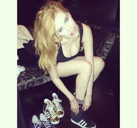 興奮した看護師OnlyFans 素敵 ギャラリー